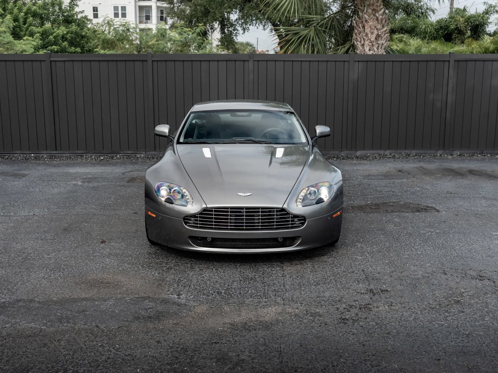 Used 2011 Aston Martin V8 Vantage Coupe RWD image 10