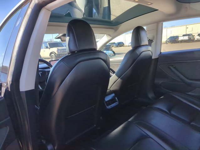 Used 2018 Tesla Model 3 Long Range image 13