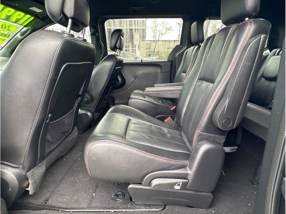 Used 2019 Dodge Grand Caravan GT image 13