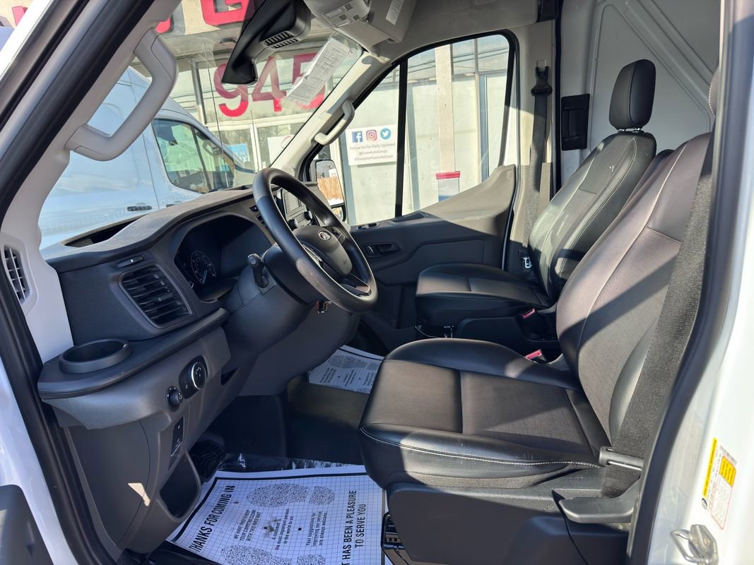 Used 2025 Ford Transit 250 Medium Roof RWD image 14