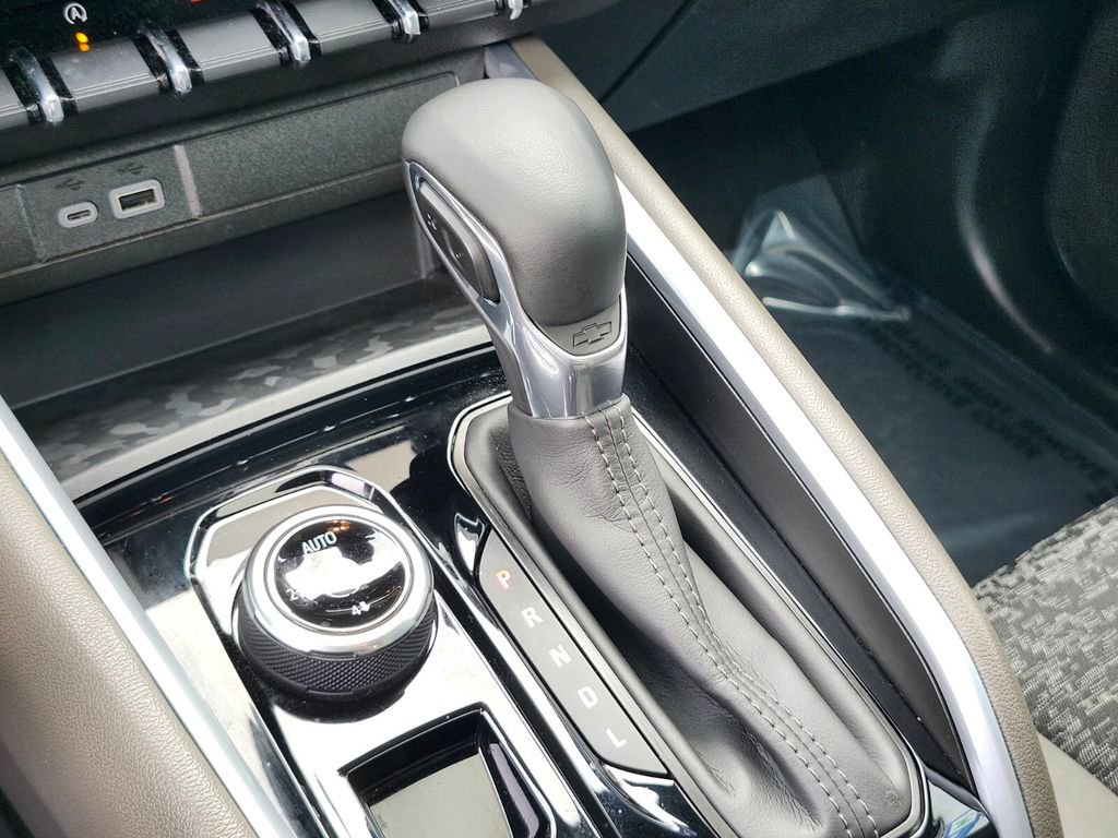 Used 2024 Chevrolet Colorado ZR2 w/ Technology Package AWD/4WD image 26