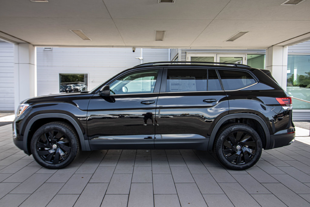 New 2026 Volkswagen Atlas SE FWD image 11