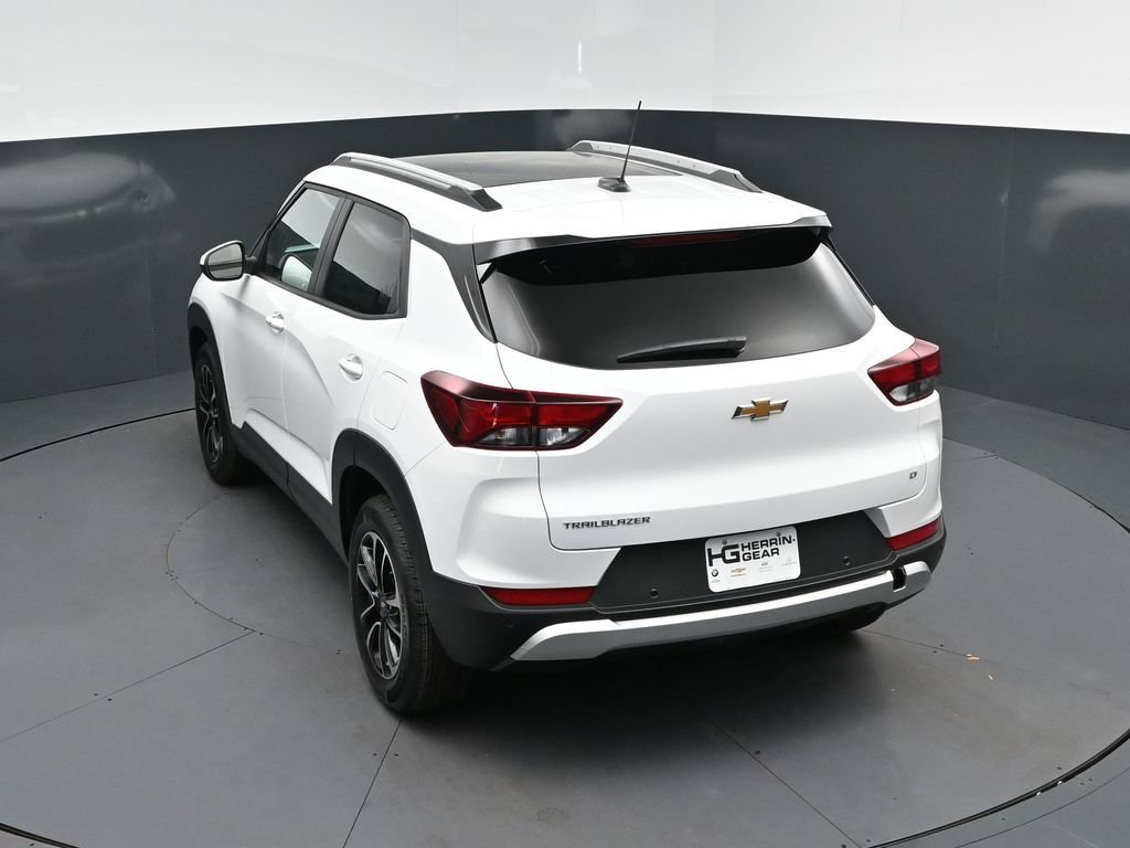 New 2026 Chevrolet TrailBlazer LT w/ LT Cold Weather Package FWD image 33