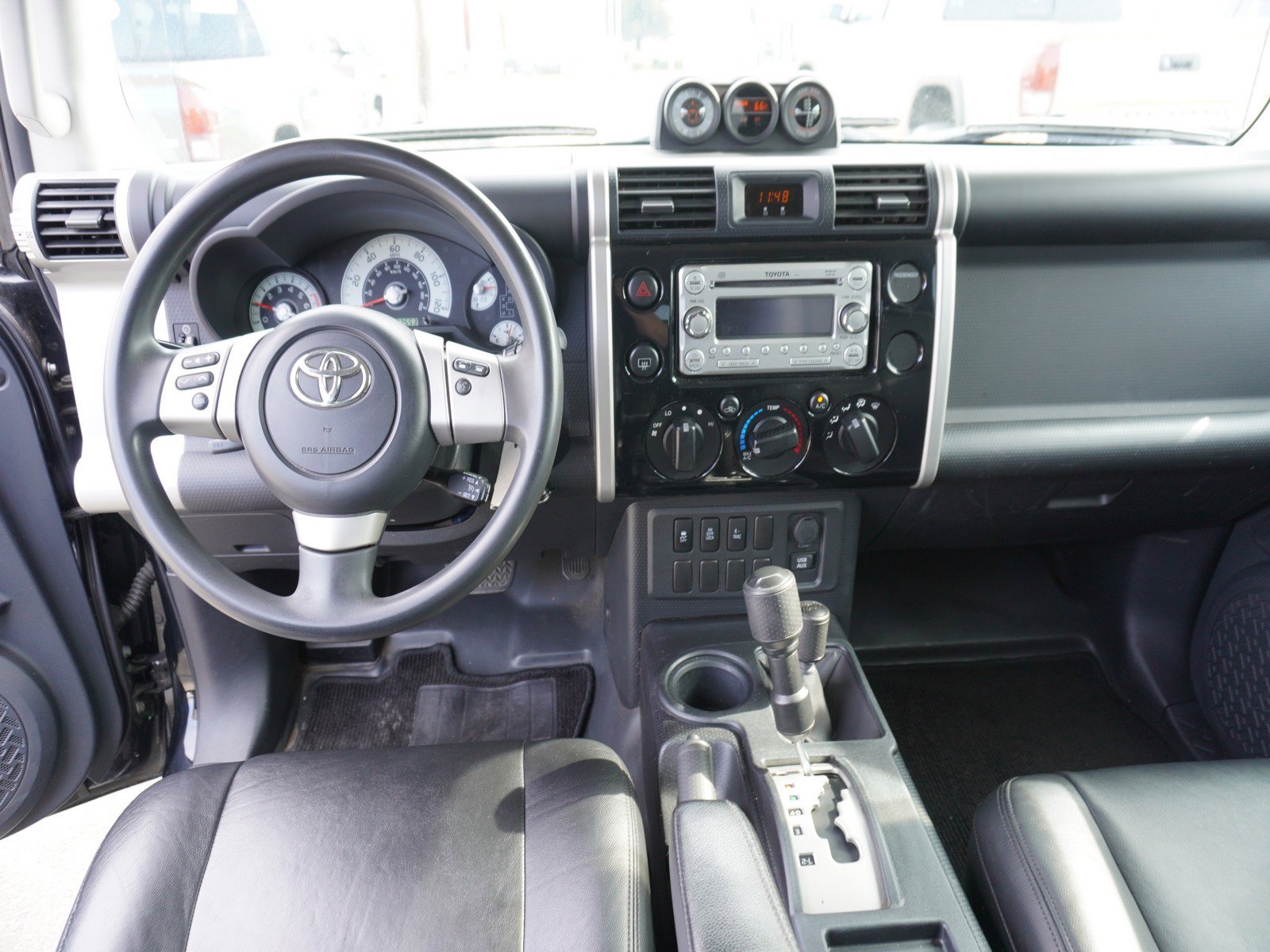 Used 2011 Toyota FJ Cruiser 4WD video 2