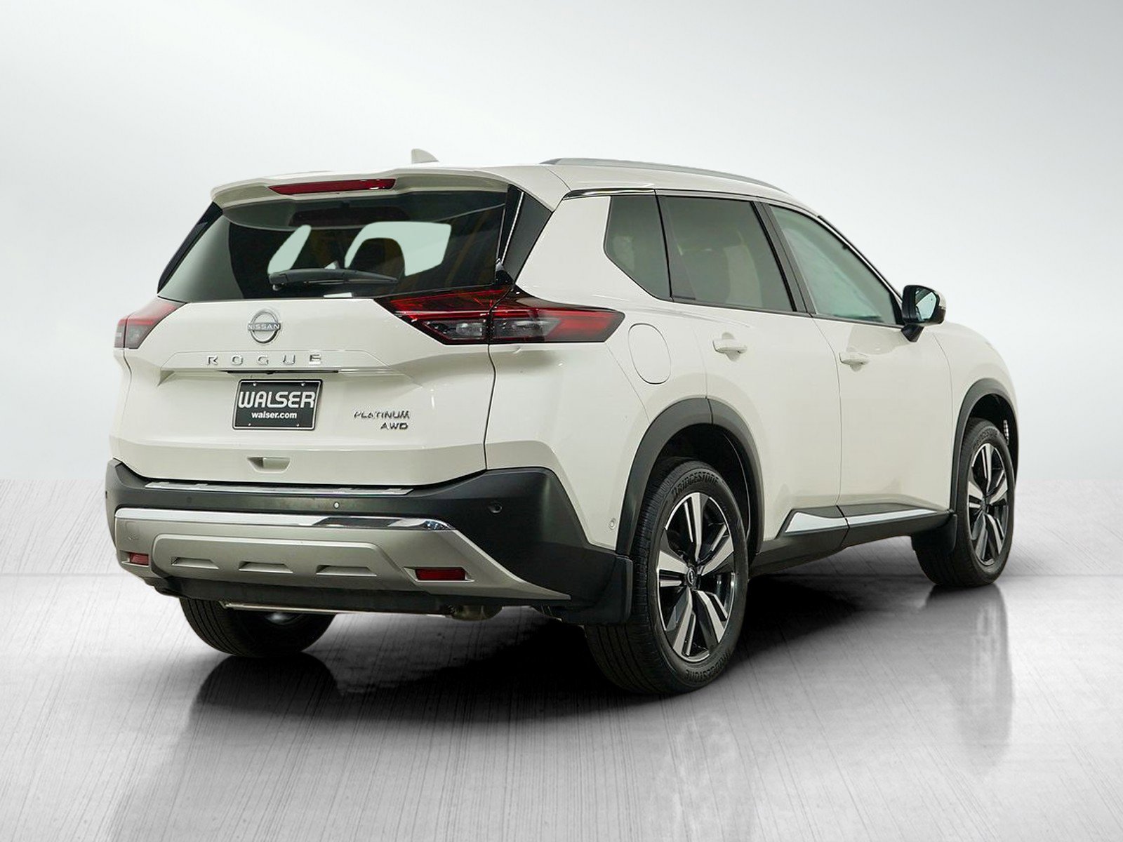 Used 2023 Nissan Rogue Platinum AWD/4WD image 5
