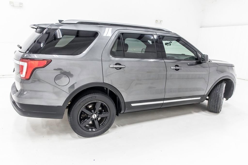 Used 2018 Ford Explorer XLT image 7