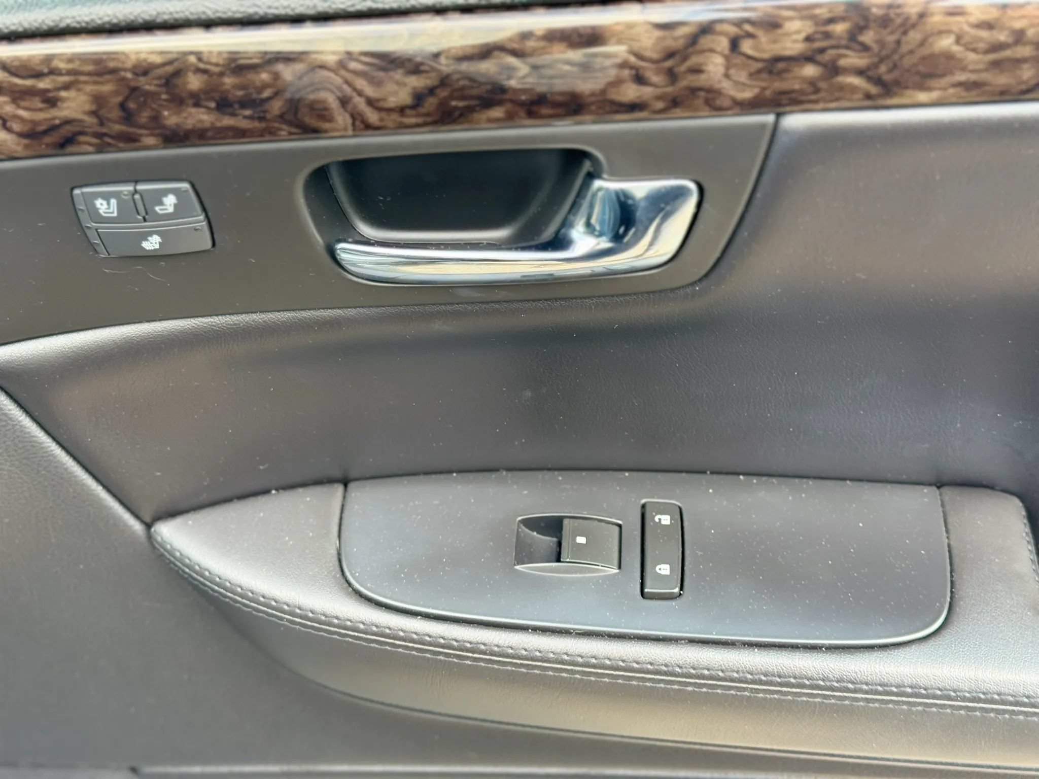 Used 2010 Cadillac DTS FWD image 38