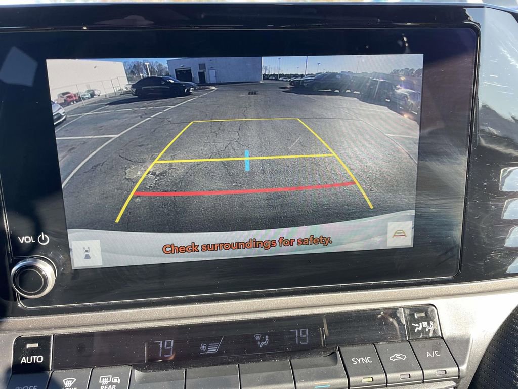 Used 2025 Toyota Camry SE image 39