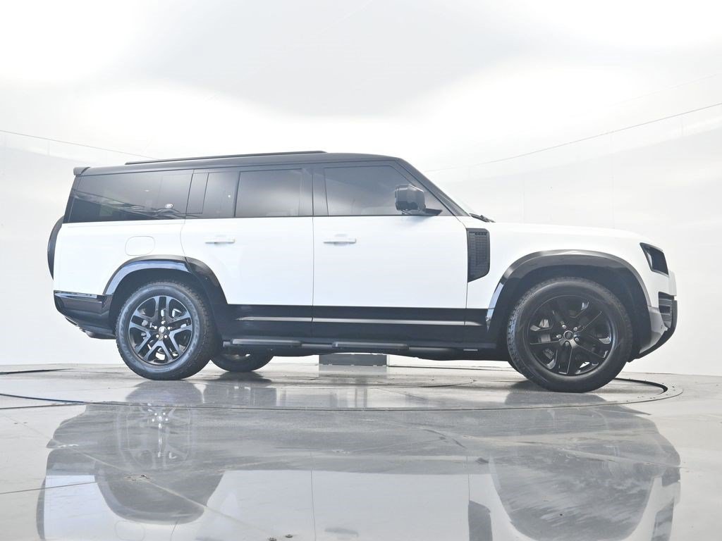 Used 2023 Land Rover Defender 130 X-Dynamic SE AWD/4WD image 28