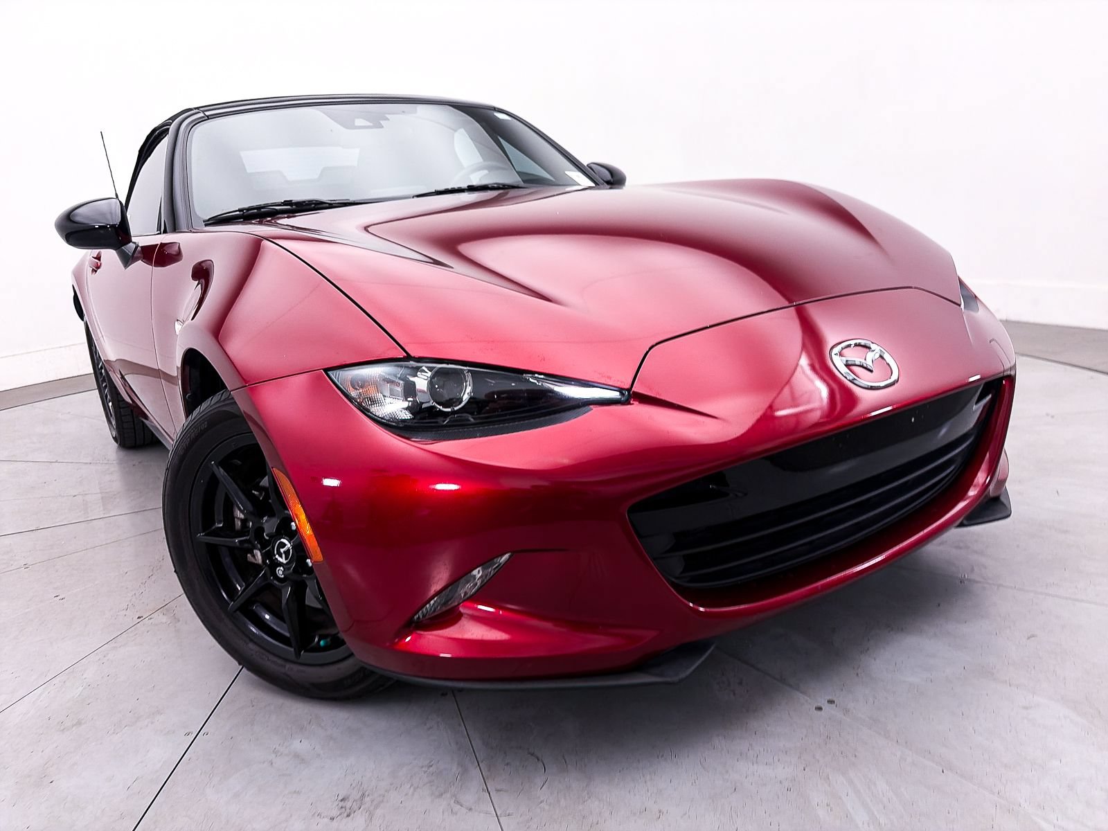 Used 2021 MAZDA MX-5 Miata Sport RWD image 4