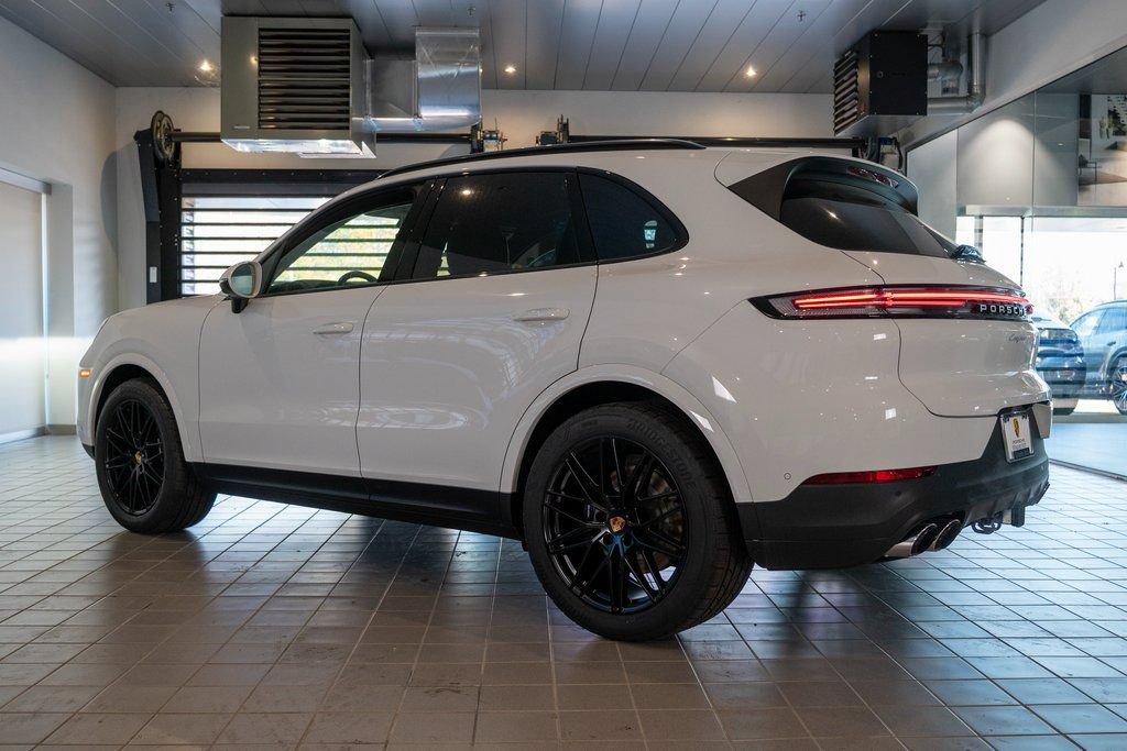 New 2025 Porsche Cayenne AWD/4WD image 3