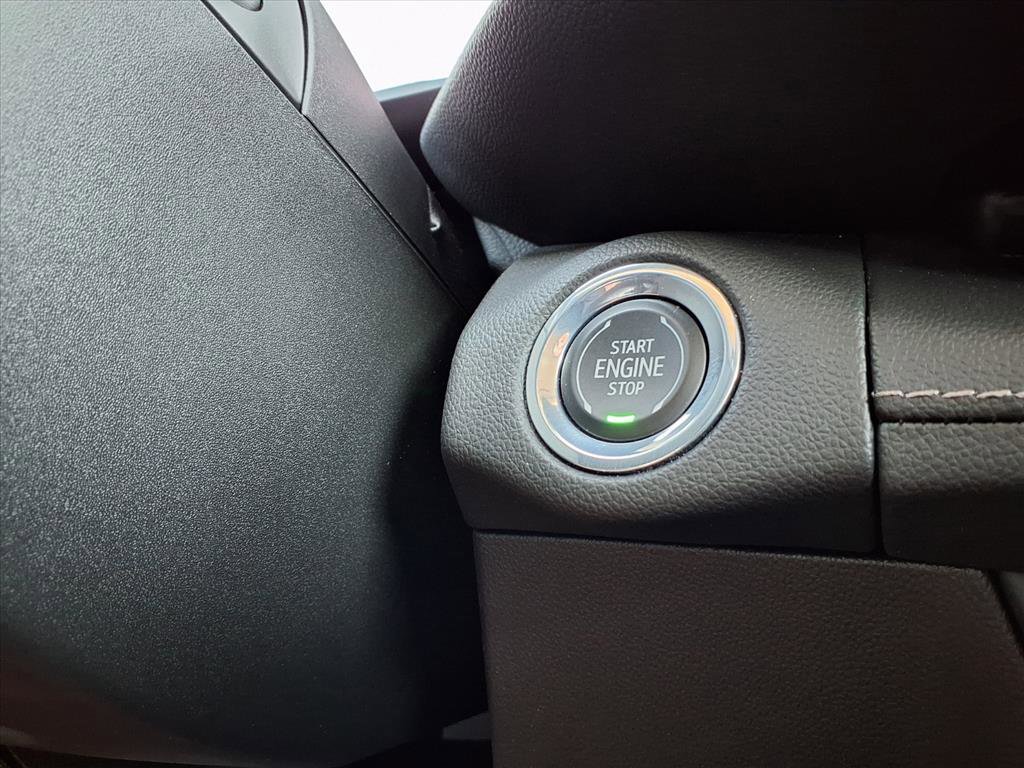 Used 2023 Buick Envision Essence image 18