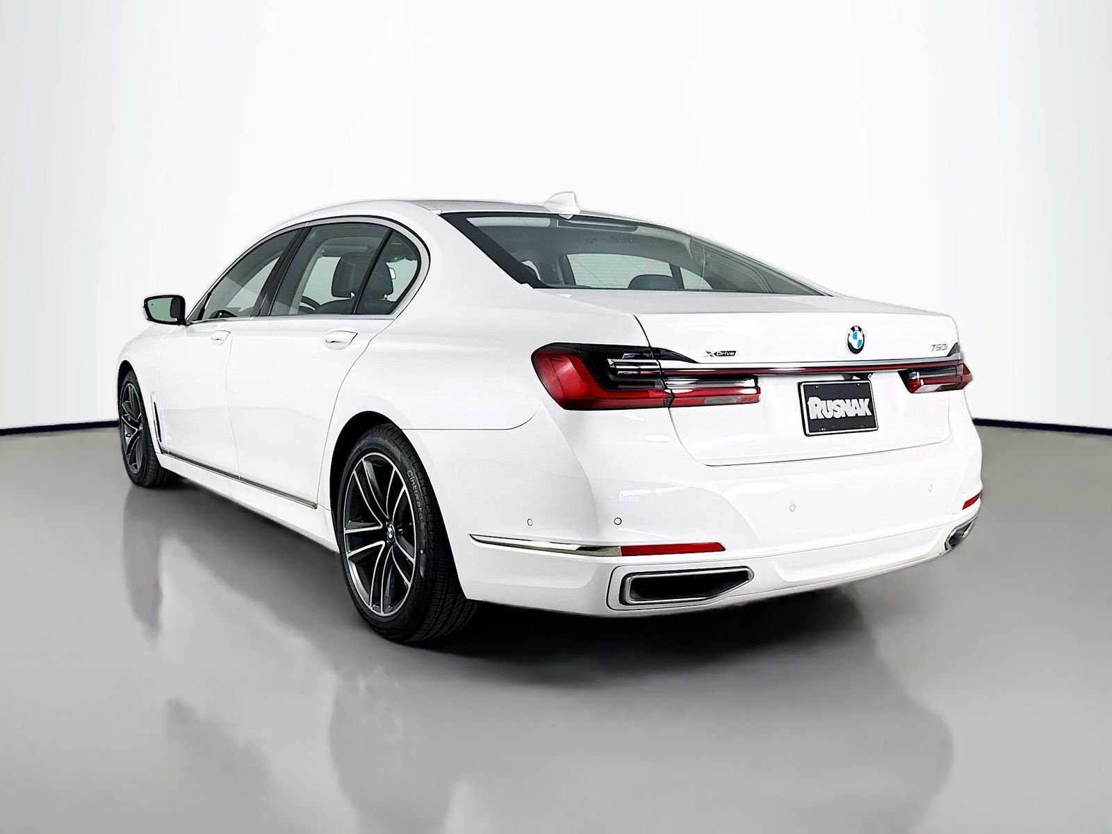 Certified 2022 BMW 750i xDrive image 5