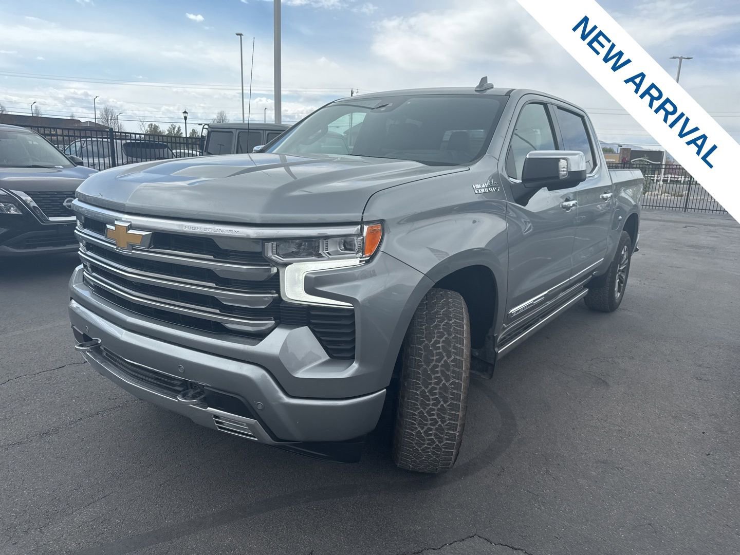 Used 2025 Chevrolet Silverado 1500 High Country w/ Technology Package AWD/4WD image 3