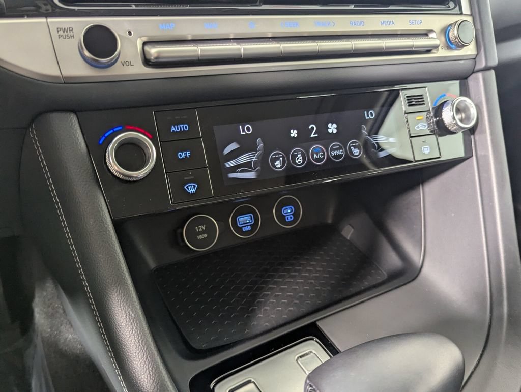 Used 2025 Genesis G70 2.5T AWD/4WD image 22
