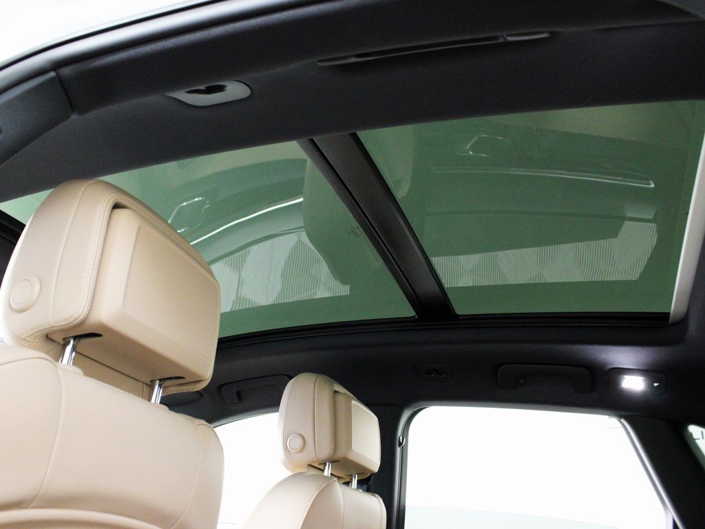 Used 2025 Porsche Macan image 17