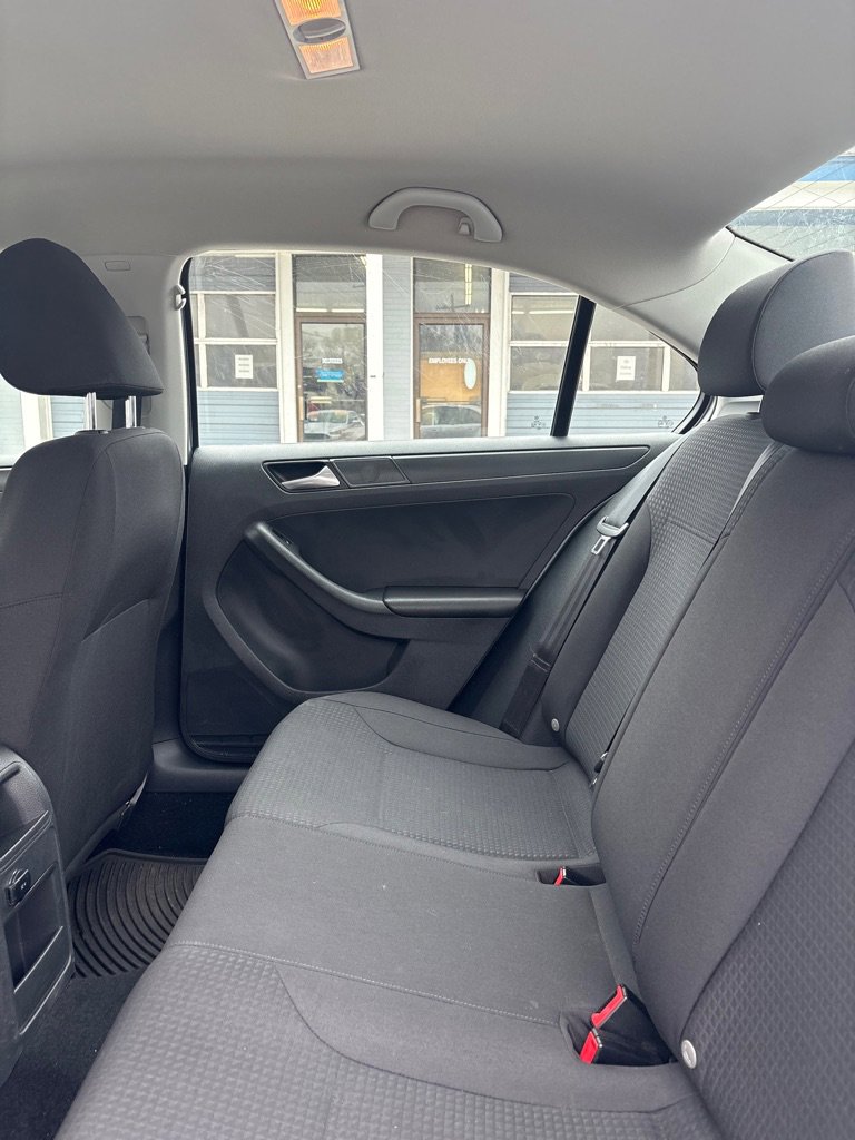Used 2016 Volkswagen Jetta S image 11