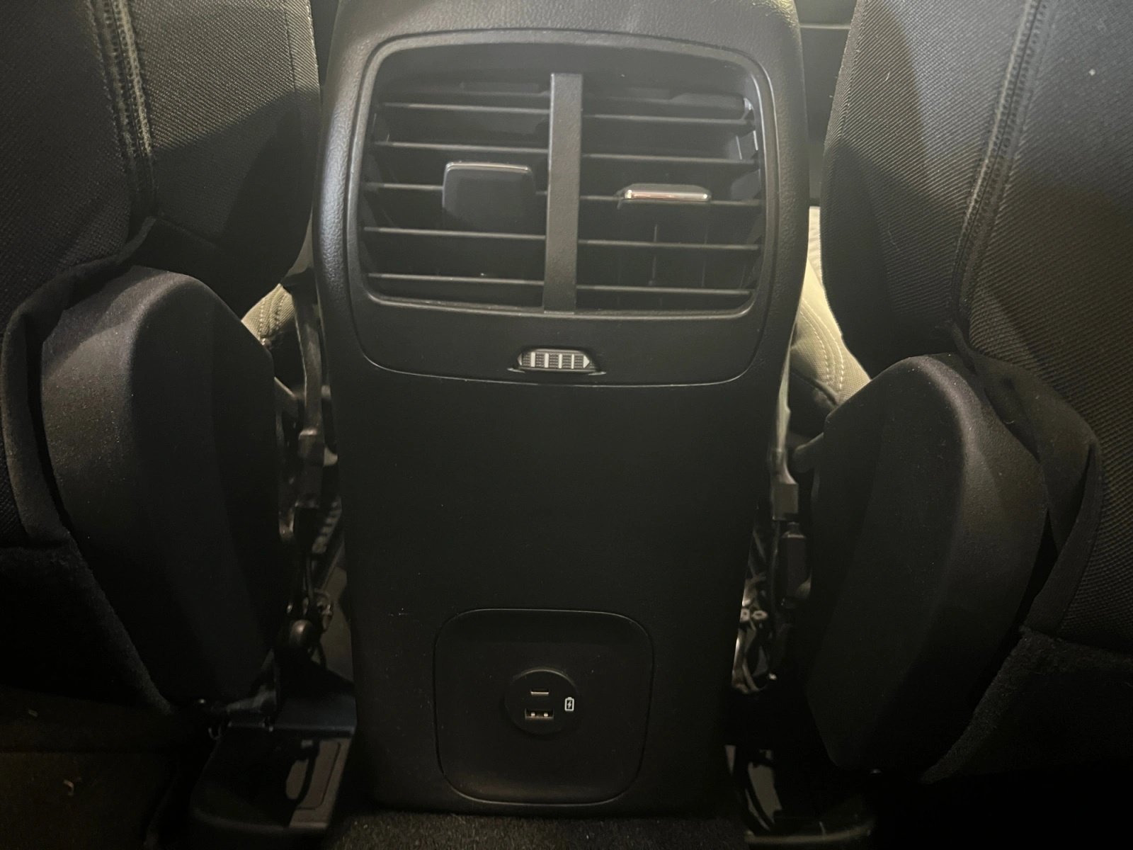 Used 2022 Ford Escape SE w/ SE Sport Appearance Package AWD/4WD image 21