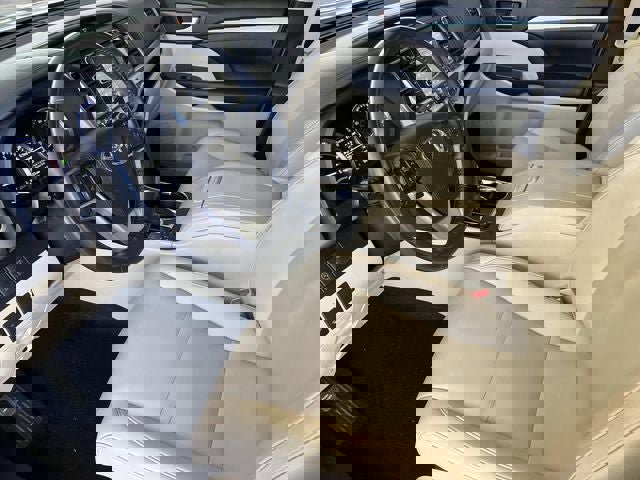 Used 2019 Toyota Highlander XLE image 29