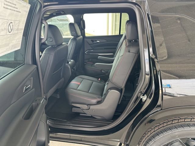 New 2026 Chevrolet Traverse RS w/ LPO, Floor Liner Package AWD/4WD image 32