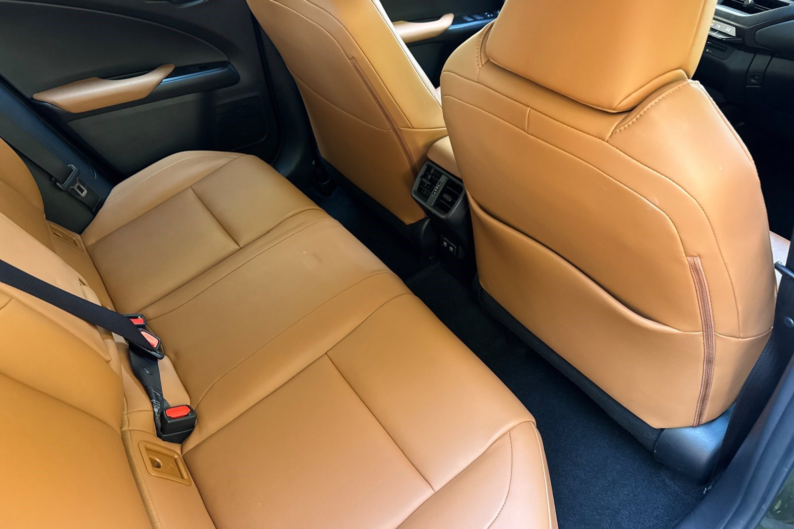 Used 2019 Lexus UX 200 w/ Accessory Package FWD image 33