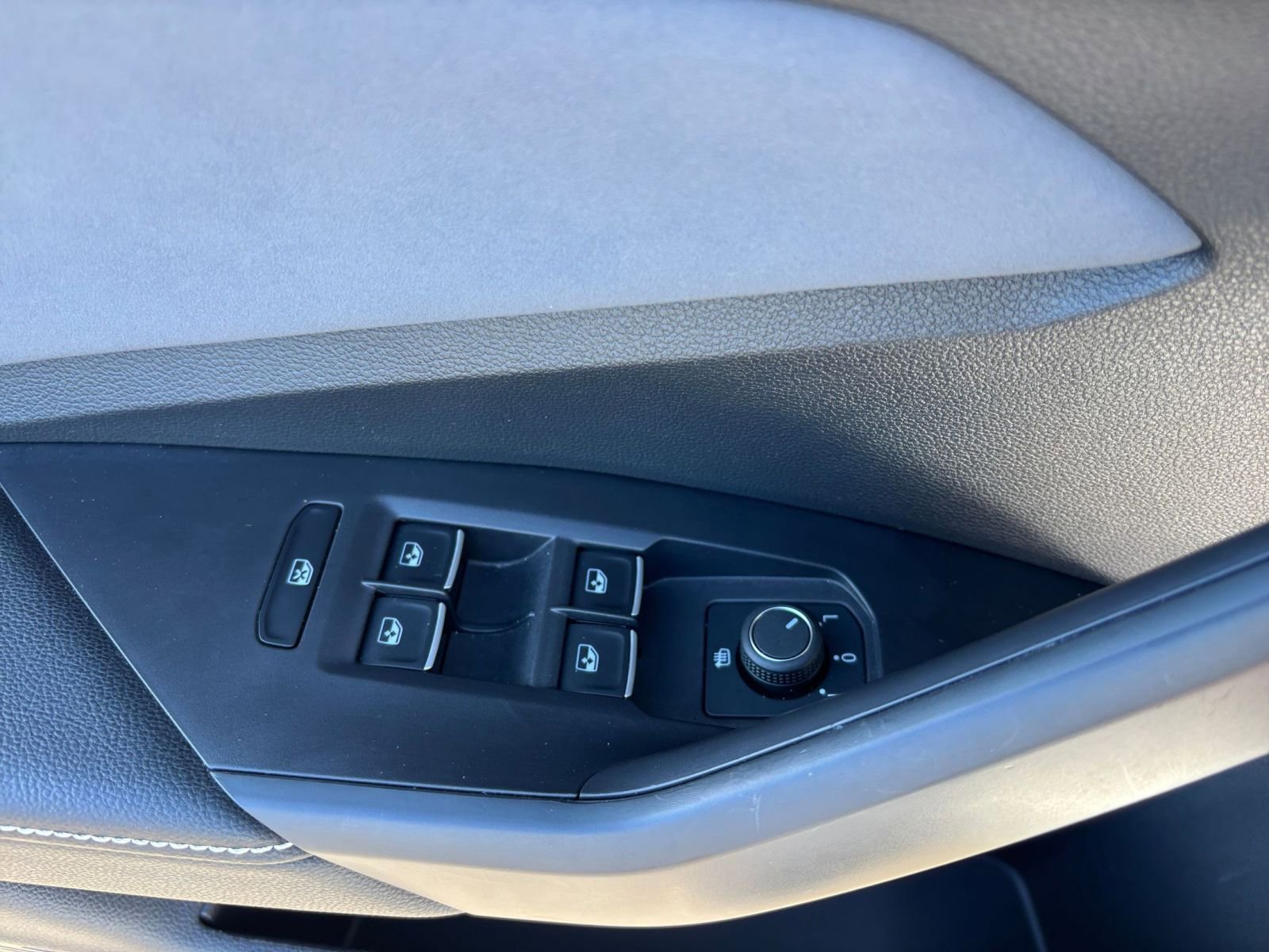 Used 2025 Volkswagen Jetta SE image 20