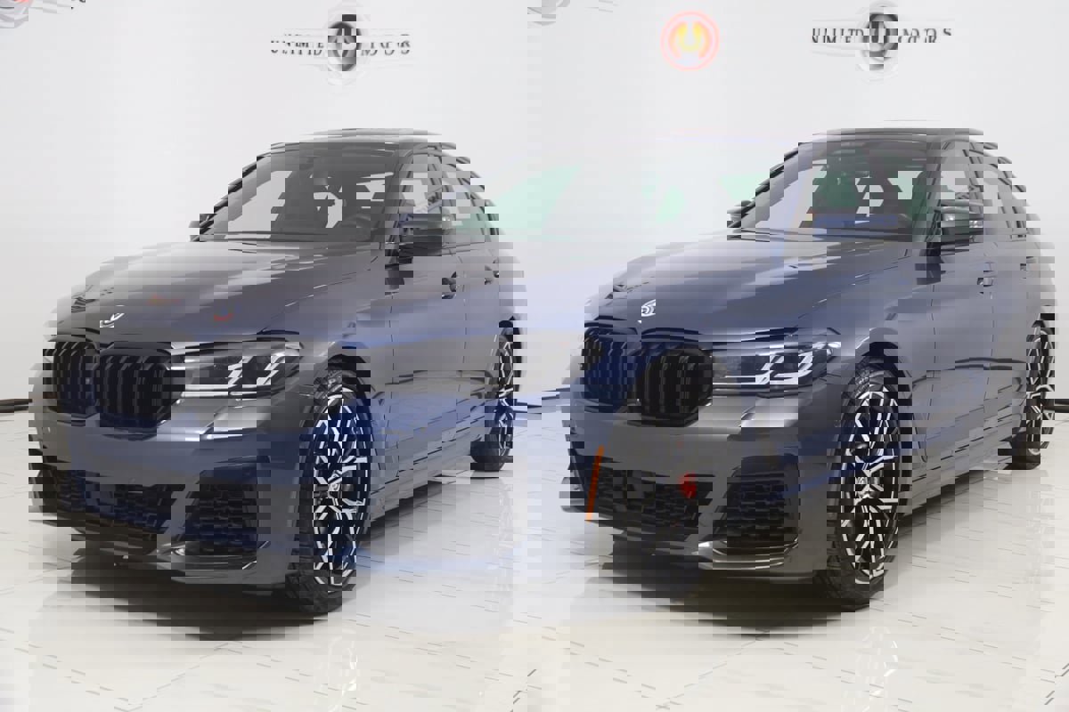 Used 2023 BMW M550i xDrive w/ Executive Package image 5