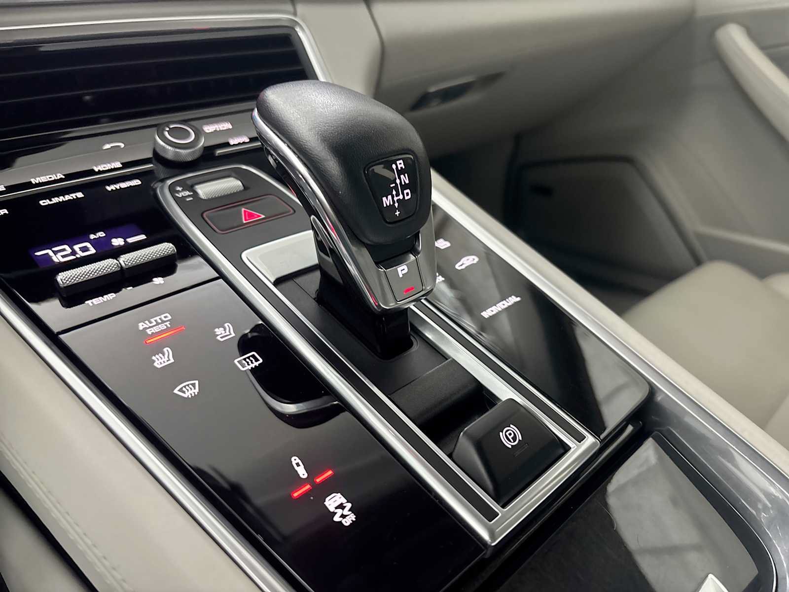 Used 2018 Porsche Panamera 4 Executive AWD/4WD image 22
