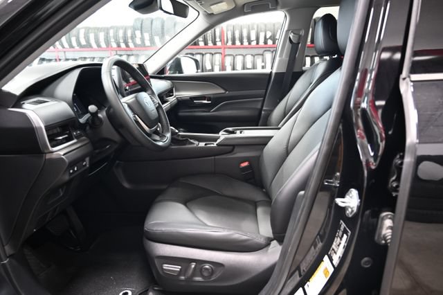 Used 2024 Toyota Grand Highlander AWD image 10