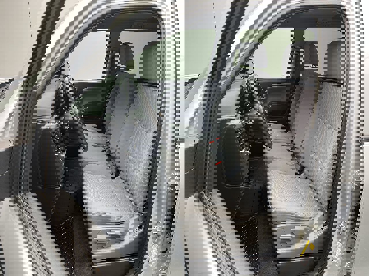 Used 2018 Chevrolet Silverado 1500 Custom w/ Custom Value Package image 8