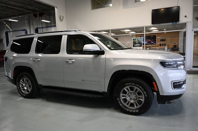 Used 2022 Jeep Wagoneer Series I AWD/4WD image 4