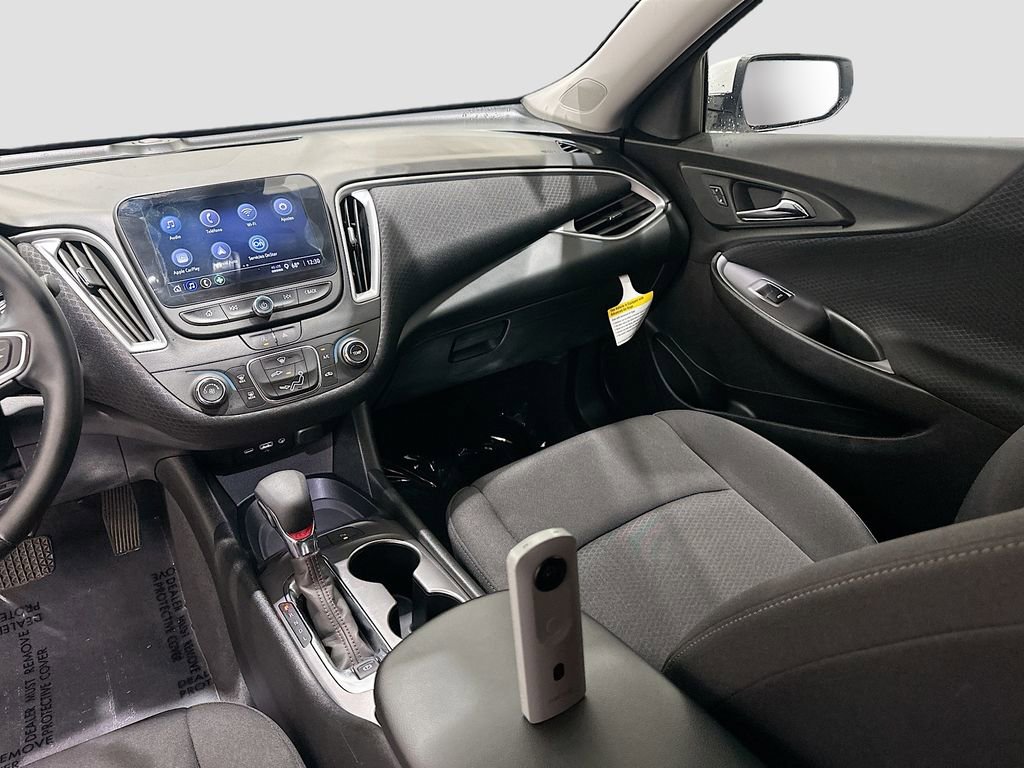 Used 2025 Chevrolet Malibu RS w/ LPO, Floor Liner Package FWD image 24