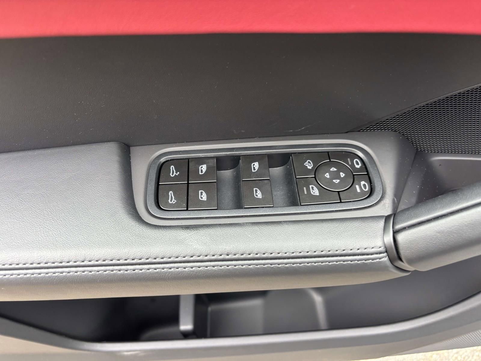 New 2026 Porsche Cayenne image 25