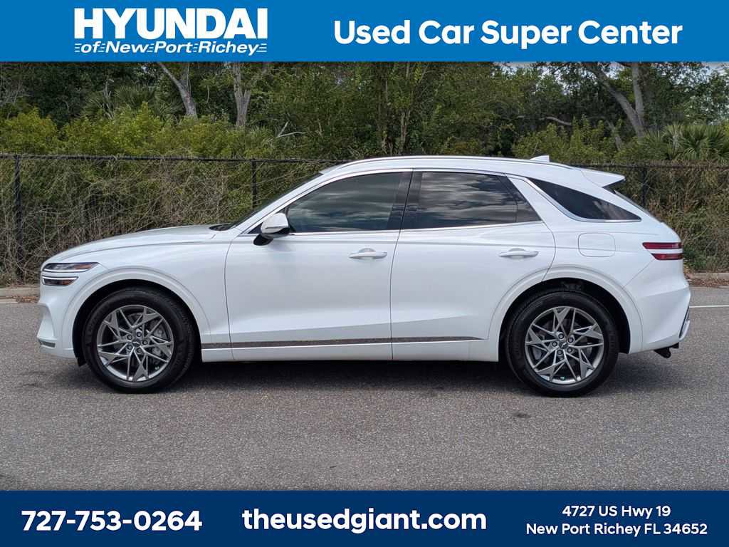 Used 2025 Genesis GV70 2.5T w/ Select Package AWD/4WD image 2