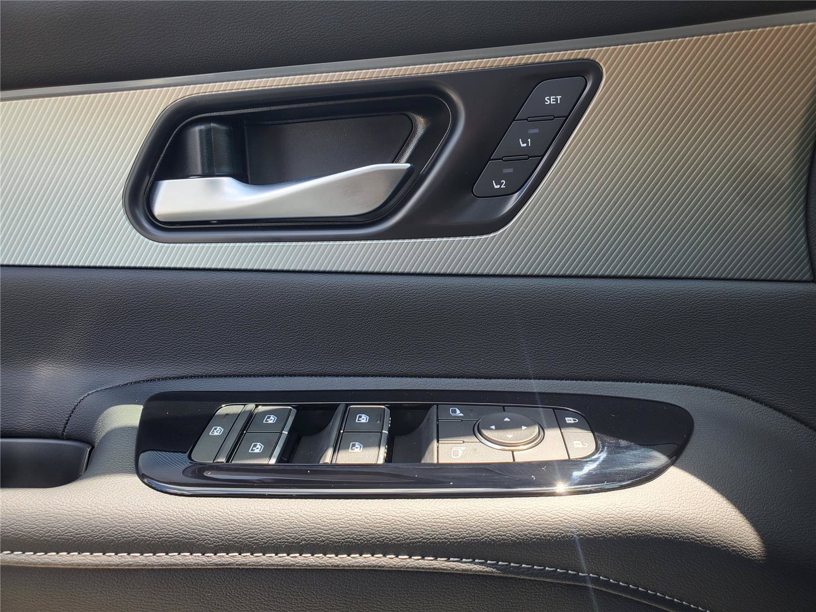 New 2025 Nissan Murano SL w/ Cargo Package AWD/4WD image 24