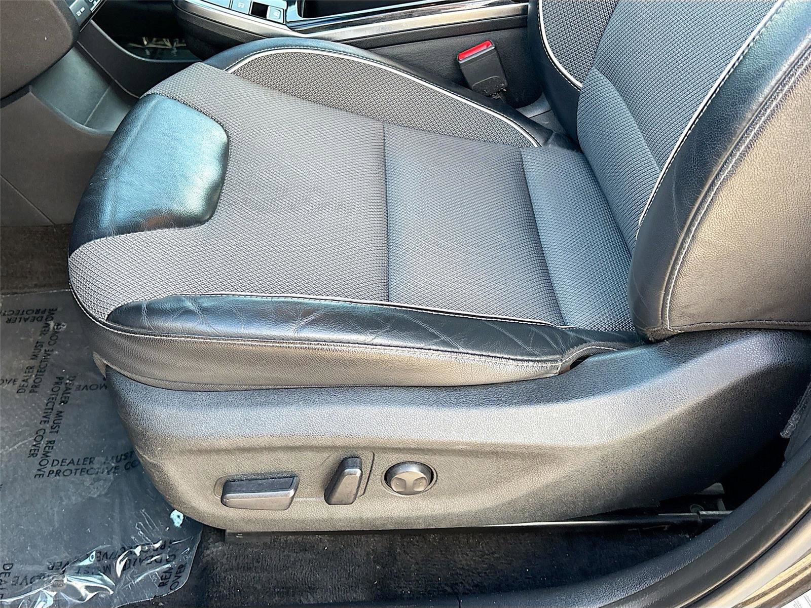 Used 2022 Kia Niro EX w/ Cold Weather Package FWD image 18