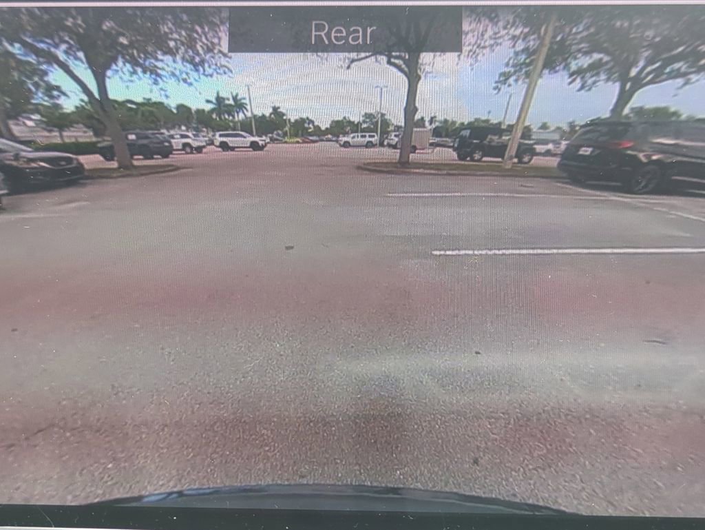 Used 2022 BMW X5 xDrive45e w/ Premium Package image 23