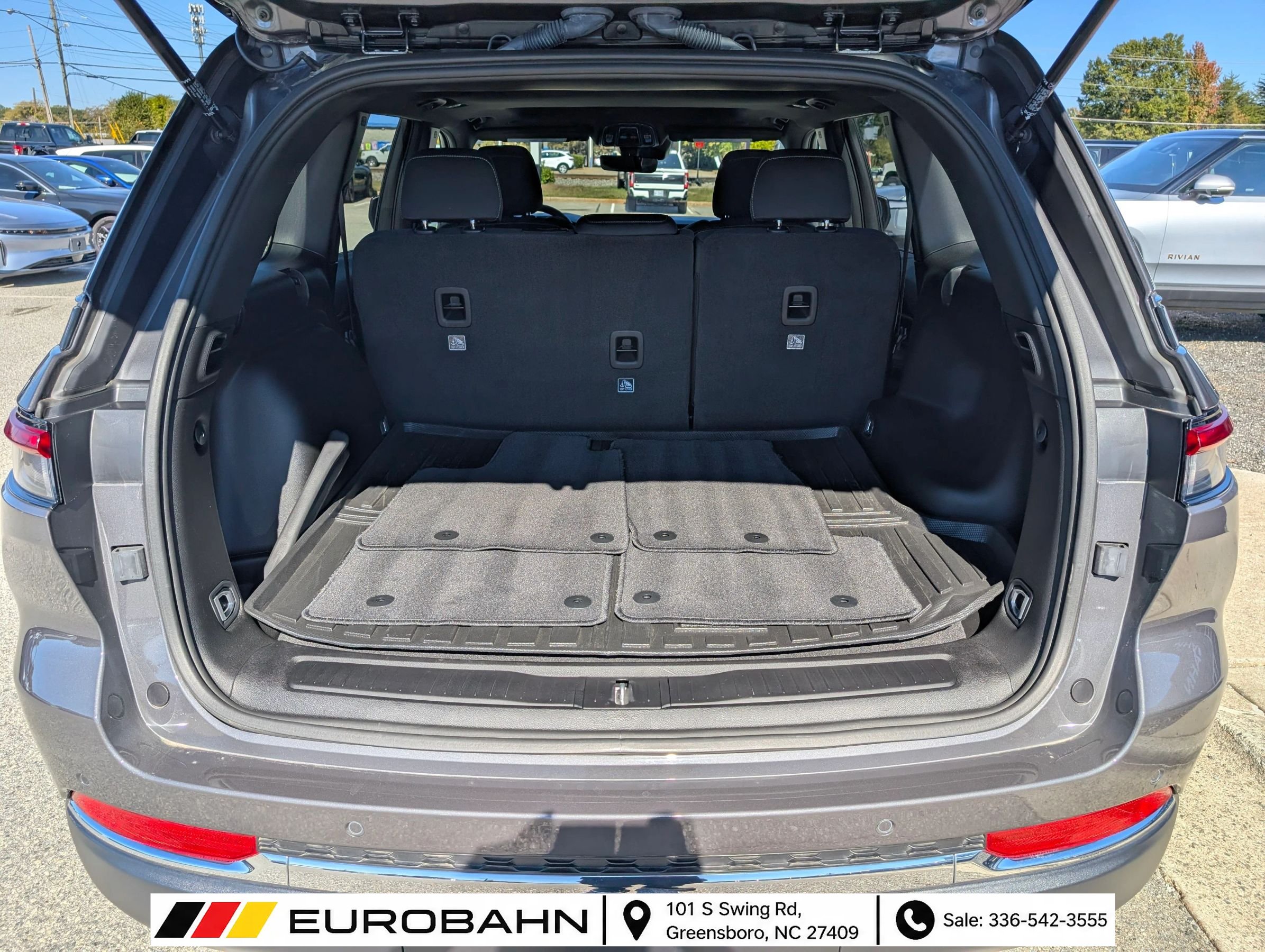Used 2025 Jeep Grand Cherokee Laredo X AWD/4WD image 39