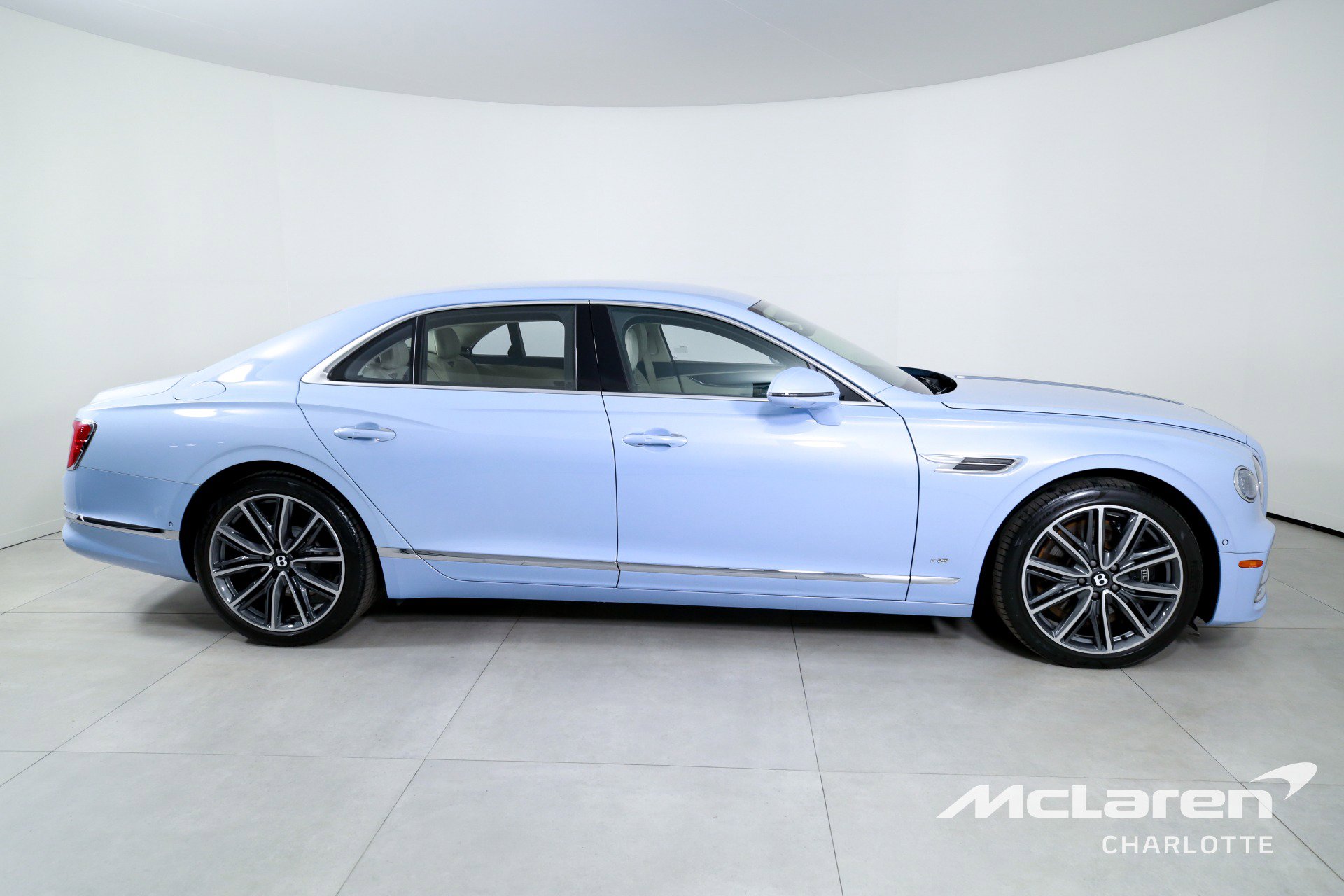 Used 2022 Bentley Flying Spur V8 image 9
