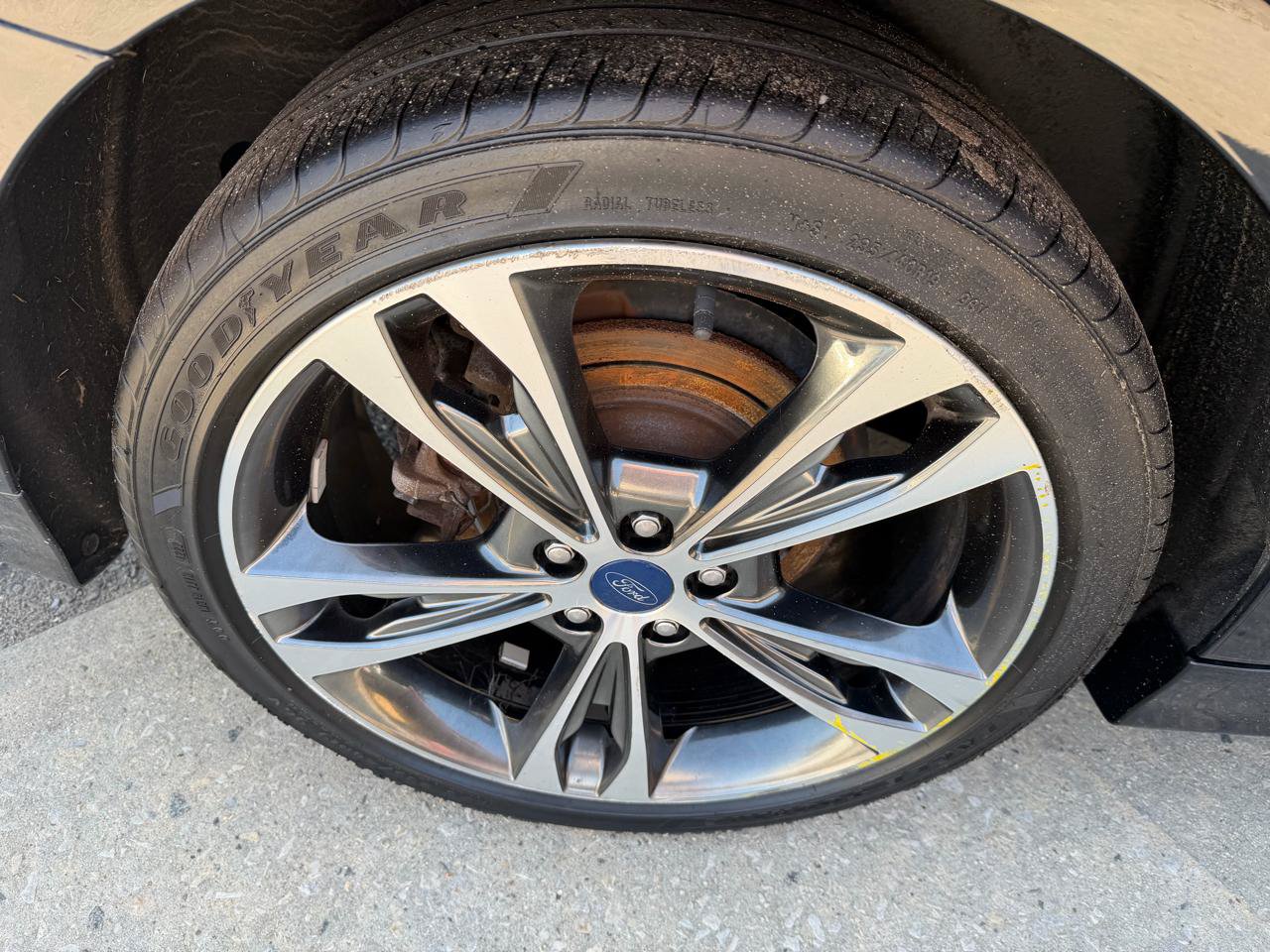 Used 2017 Ford Fusion Titanium FWD image 5