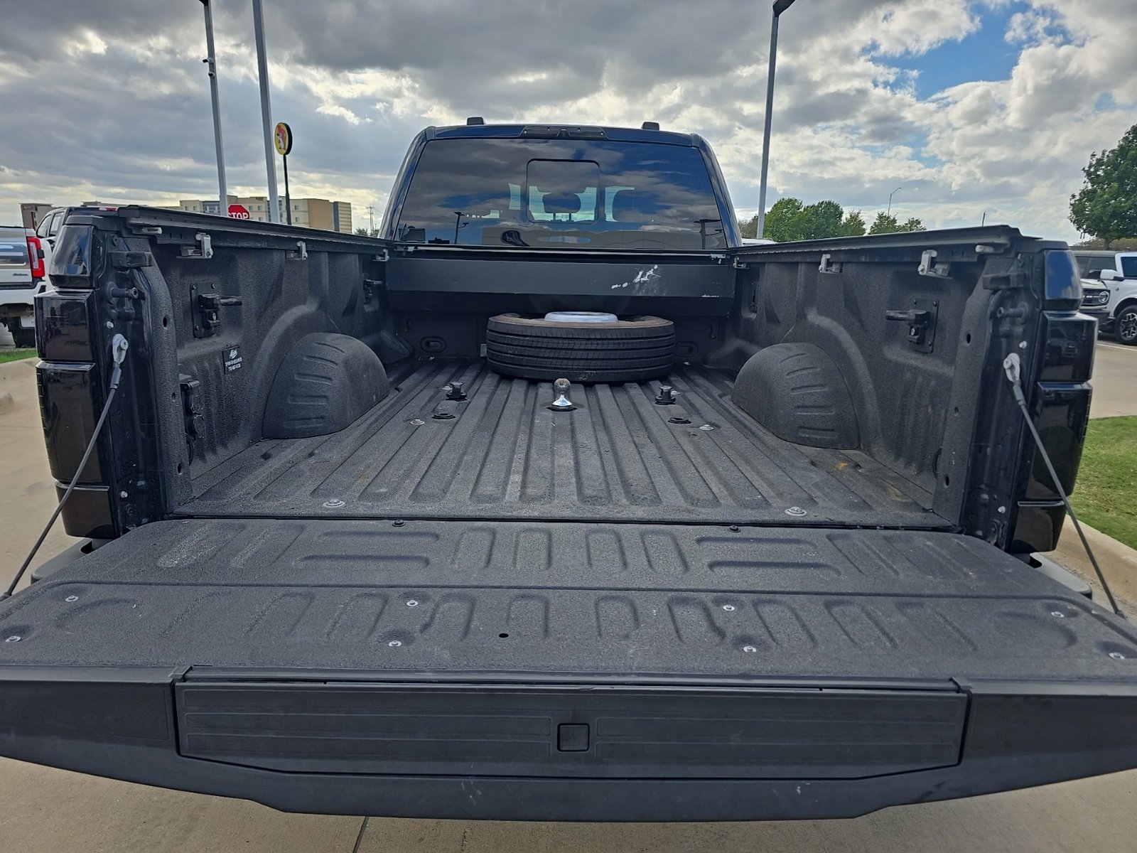 Used 2021 Ford F450 Platinum w/ FX4 Off-Road Package AWD/4WD image 5