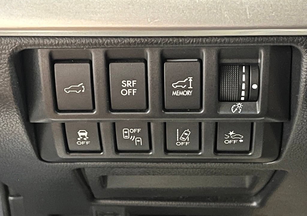 Used 2017 Subaru Outback 2.5i Limited AWD/4WD image 15