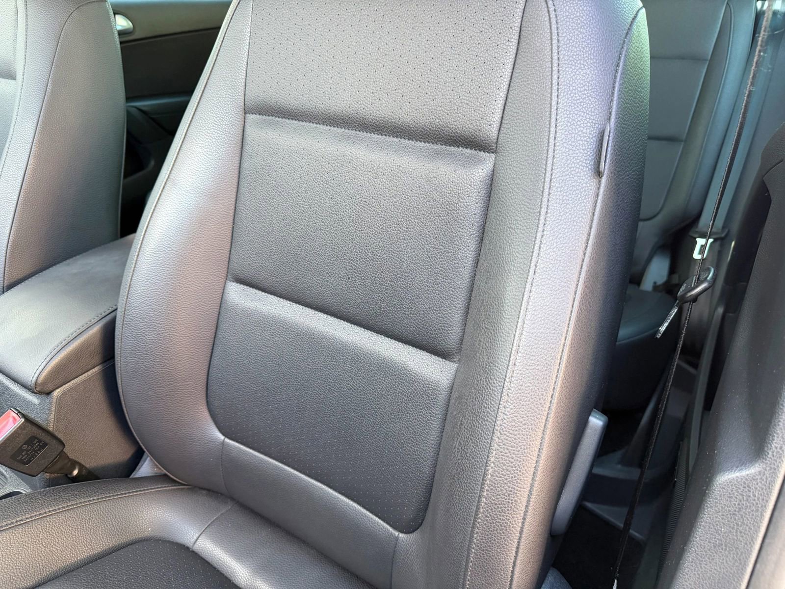 Used 2014 Volkswagen Tiguan S FWD image 38