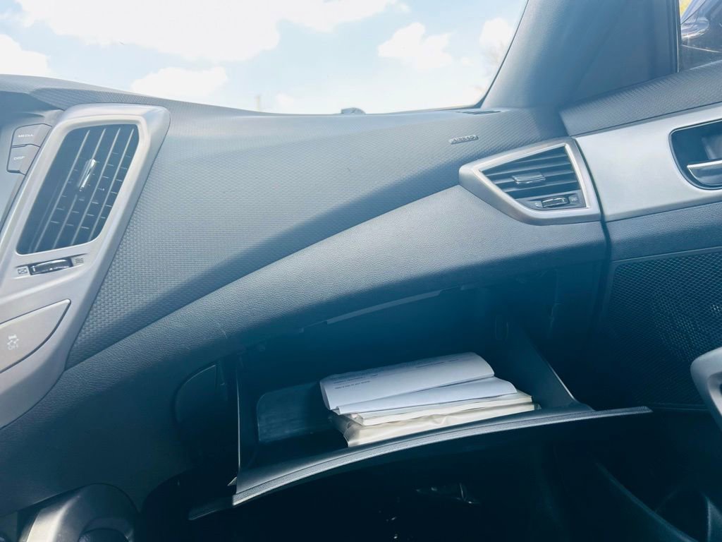 Used 2017 Hyundai Veloster image 37