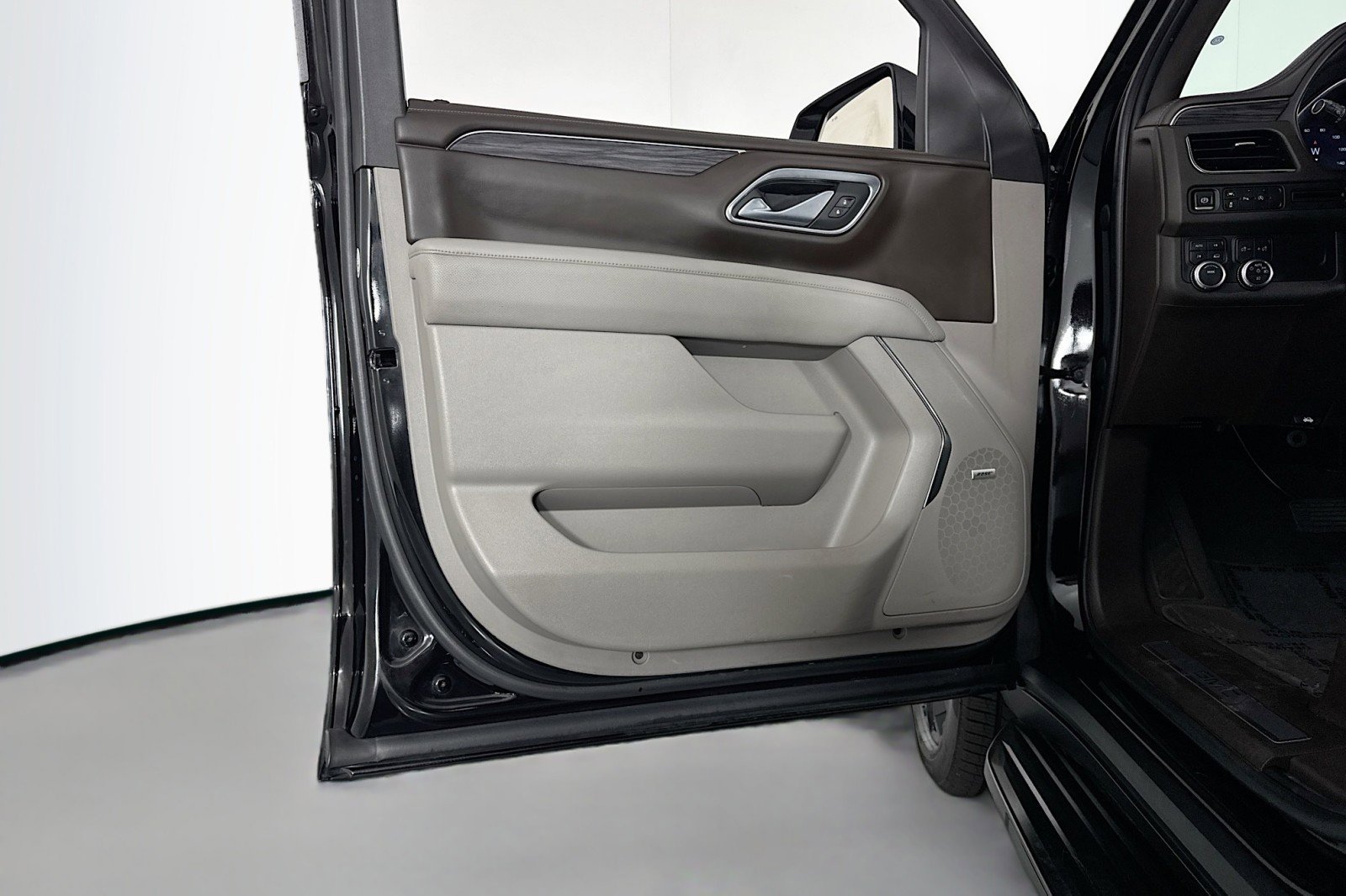 Used 2023 GMC Yukon XL SLT image 22