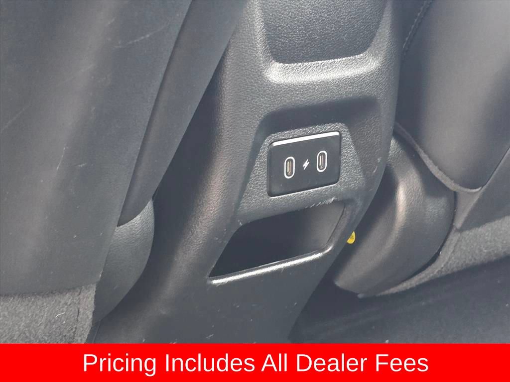 Used 2024 Hyundai Venue Limited FWD image 12