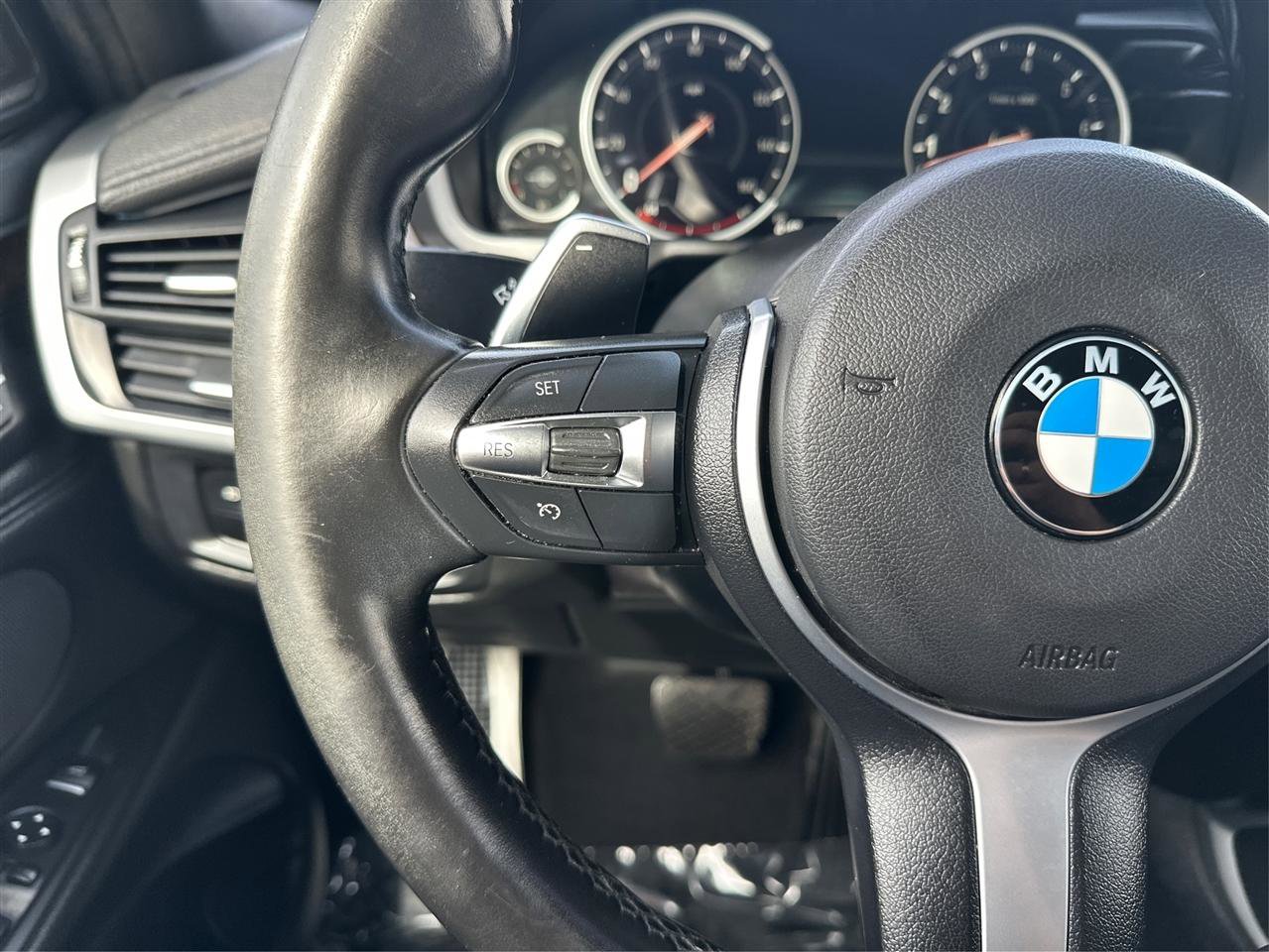 Used 2016 BMW X6 M50i AWD/4WD image 32