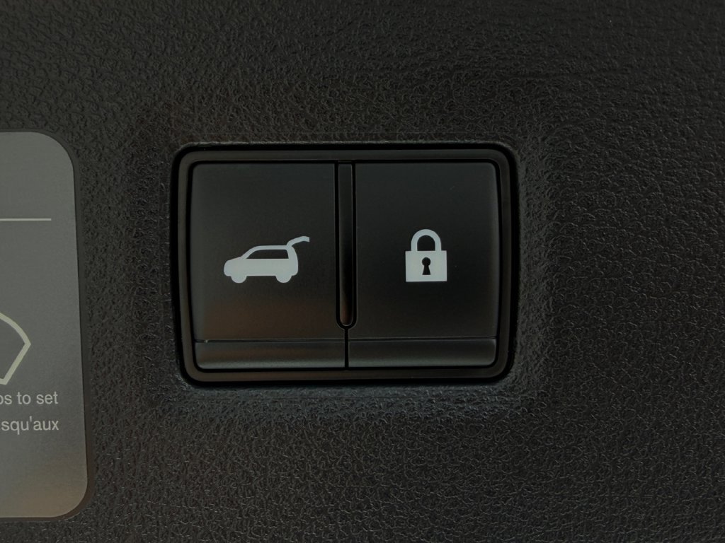 Used 2023 INFINITI QX50 Luxe FWD image 36