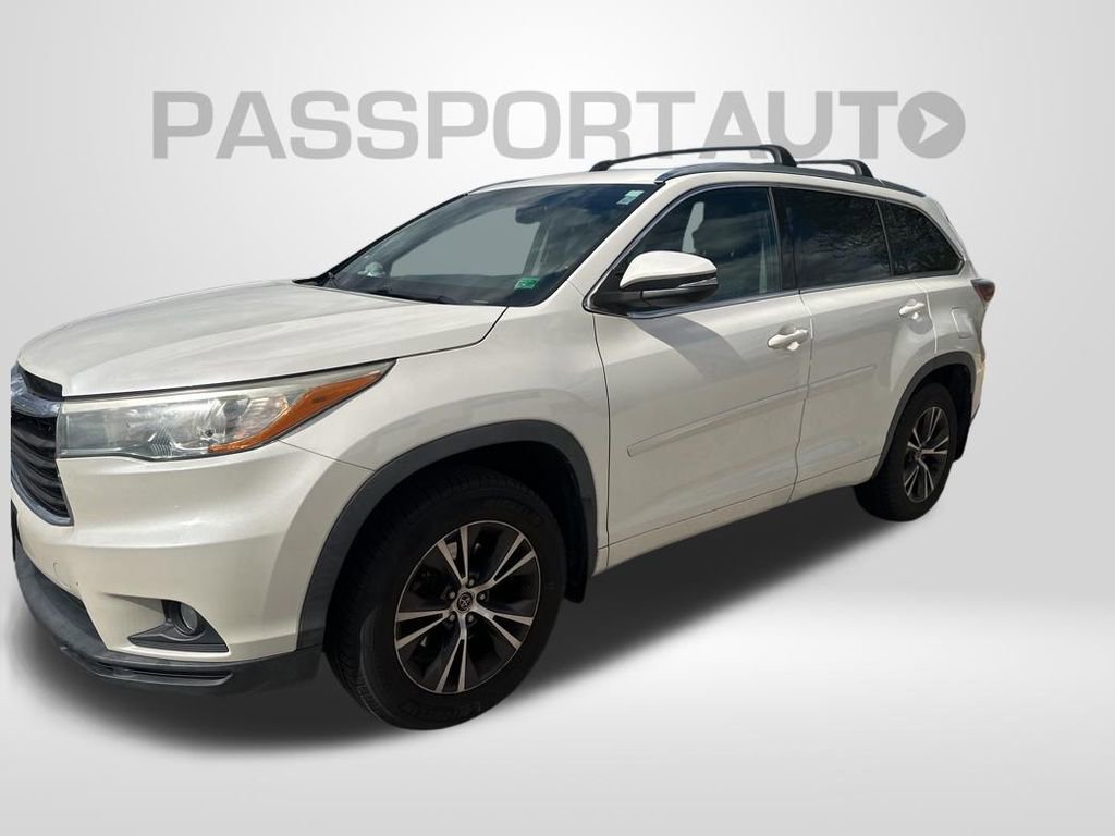 Used 2016 Toyota Highlander XLE w/ Protection Package #3 image 3
