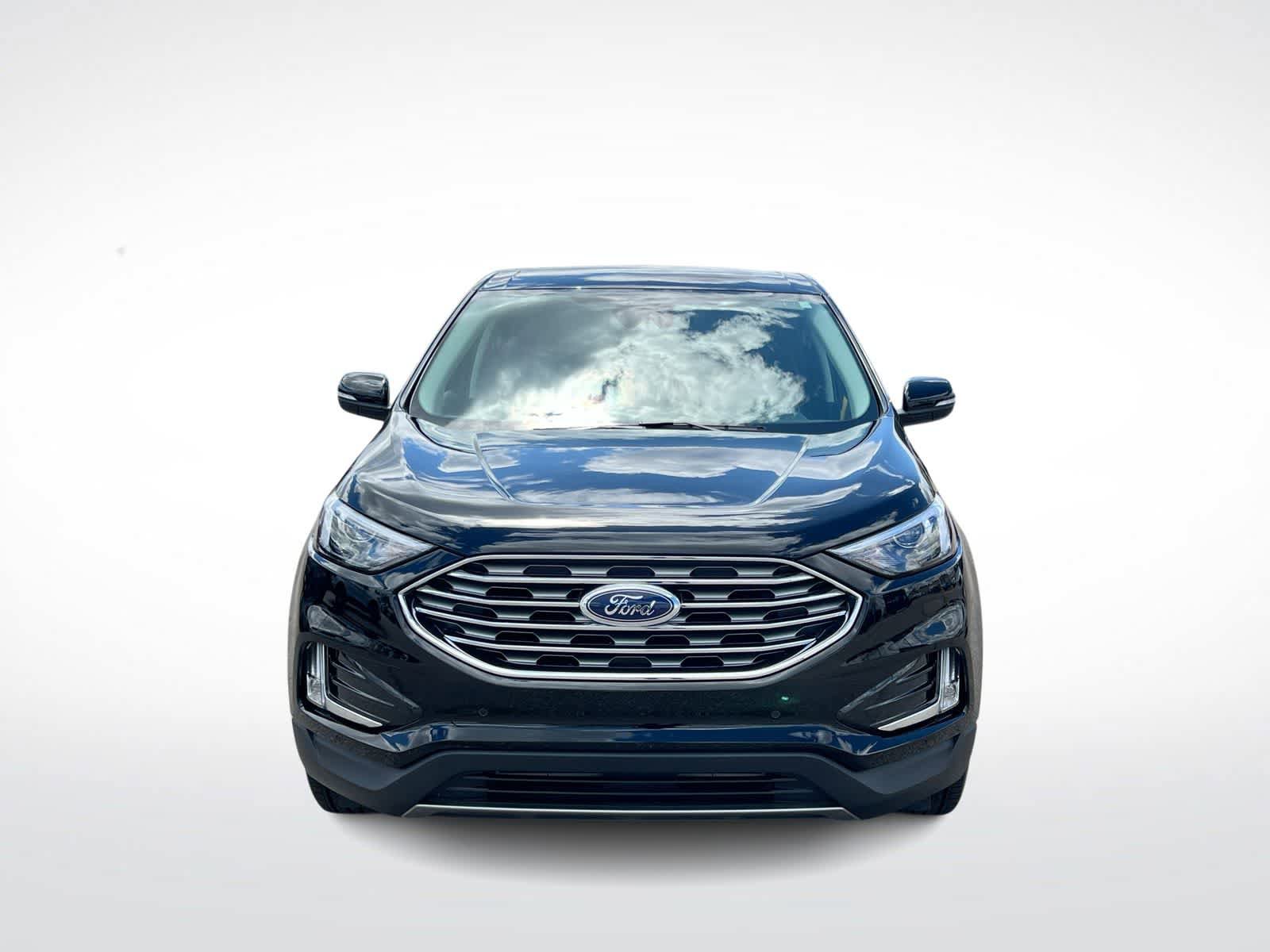 Used 2024 Ford Edge Titanium AWD/4WD image 3